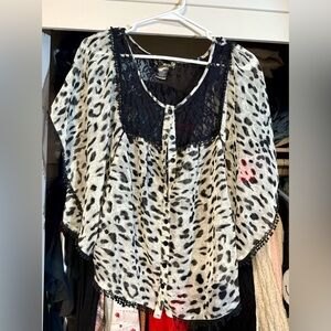 Women's Black and White Animal Print Top